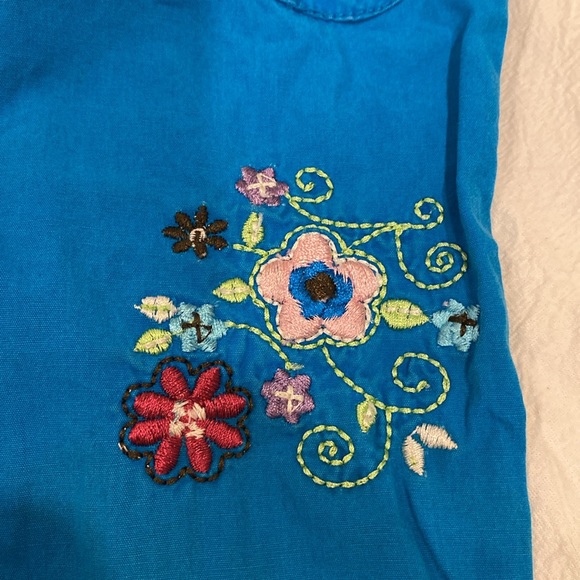 Blue khaki pants with flower detail and cute pockets - Picture 2 of 4